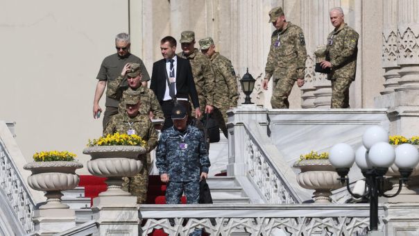 Киевская клоунада на выезде