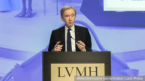 Китай топит самого богатого человека Франции