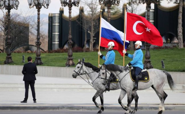 Турецкая игра от Чёрного моря до Дамаска: &laquo;Крым не ваш, но воевать с вами не будем&raquo;