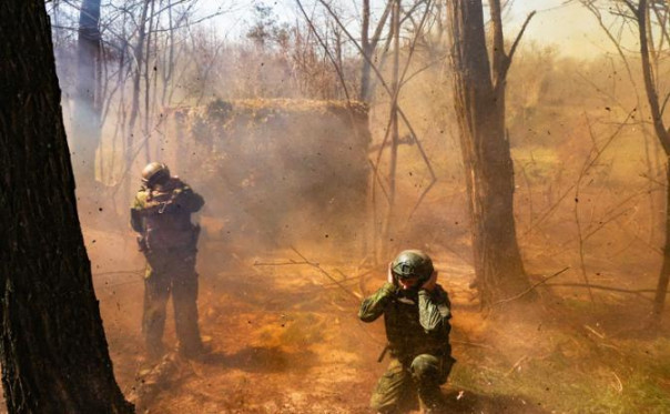 Жестокие встречные бои под Константиновкой: Сырский срочно перебрасывает на Донбасс 10 бригад, снятых из-под Сум и Харькова