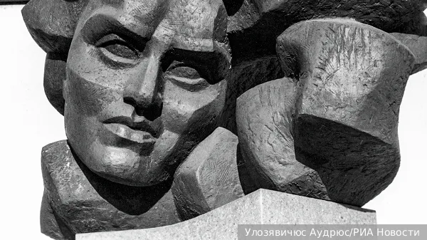 &laquo;Декоммунизаторы&raquo; Литвы сломали зубы о советскую поэтессу