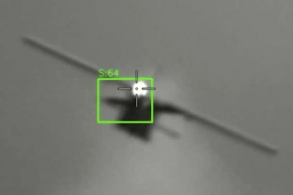 Лазерная установка против дронов LazerBuzz в ходе испытаний прожгла 10-мм сталь (видео)