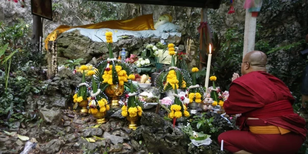 Монахи вне закона: буддийское духовенство Таиланда потряс секс-скандал