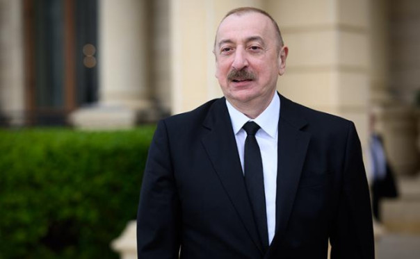 Не только кавказский князь, но и хан: Алиев показывает мускулы и Путину, и Средней Азии