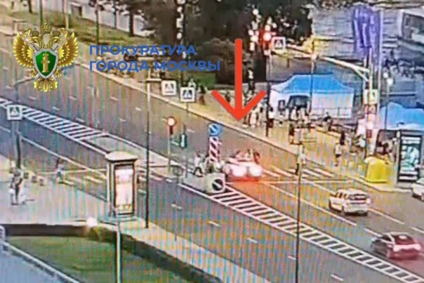 Пять человек, среди которых двое детей , пострадали в ДТП на Бережковской набережной в Москве