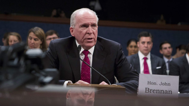 С широко закрытыми глазами: экс-глав ЦРУ и ФБР в США обвинили во лжи