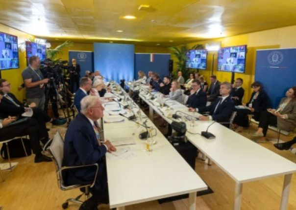 Захарова назвала силы "коалиции желающих" на Украине законной целью для РФ