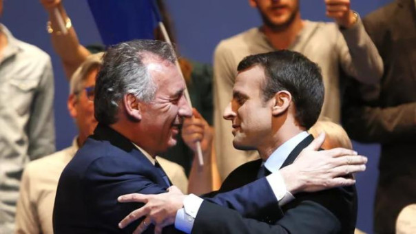 Франция погружается в хаос: отставка Байру предрешена?