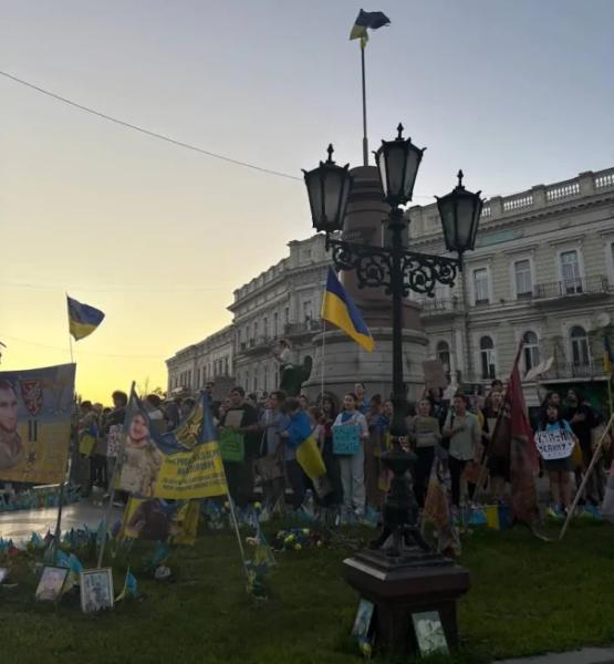 Наци стонут: На всю Одессу не нашлось и тысячи патриотов