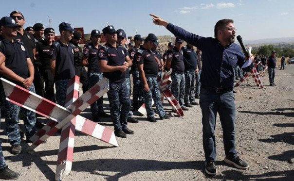 Российской военной базе в Гюмри начинают щекотать нервы: &laquo;Армения ориентируется на того, кто больше заплатит&raquo;