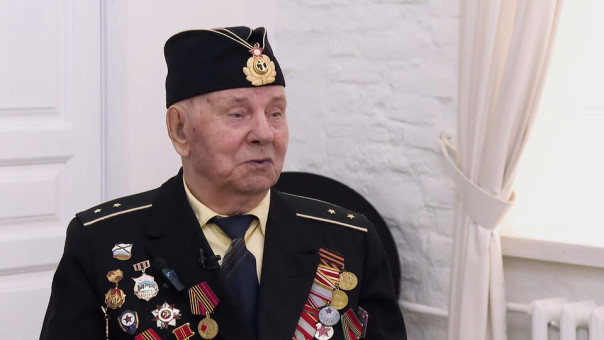 Уехавший из Латвии 98-летний ветеран ВОВ получил гражданство РФ