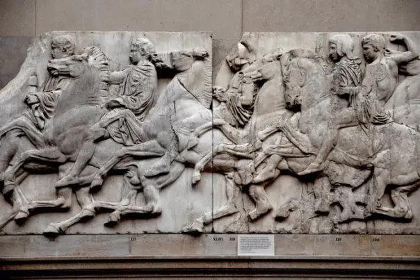 Колониальный грабёж: Зеленский передаст в Лондон святыни Киево-Печерской Лавры