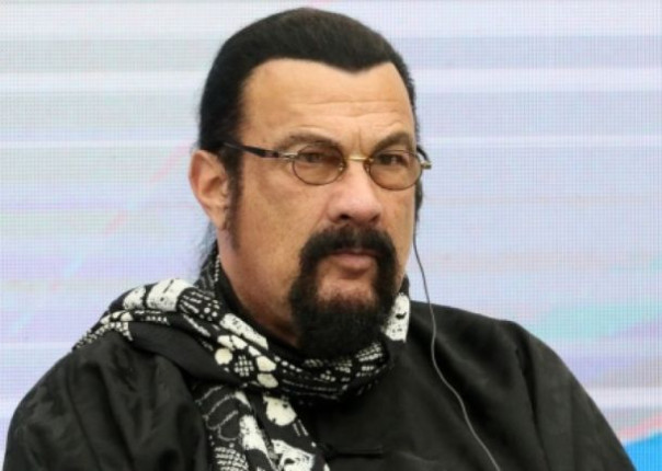 Стало известно о запуске в России завода Стивена Сигала по переработке пластика