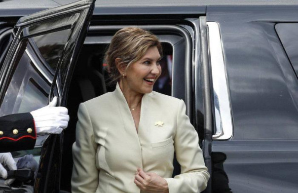 &laquo;Кому &mdash; война, а кому &mdash; мать родна&raquo;, или Миллионы долларов на украшения для Олены Зеленской