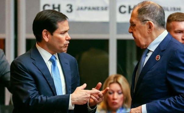 Лавров: Если сейчас остановить СВО, то Украина так и останется нацистской