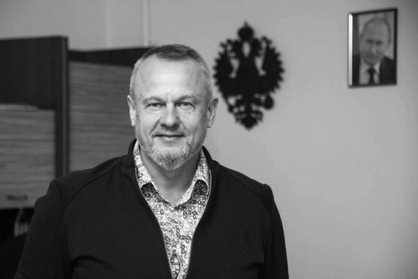 Председатель Совета депутатов Новокаховского округа Владимир Леонтьев скончался в больнице от полученных ранений в результате атаки дрона ВСУ