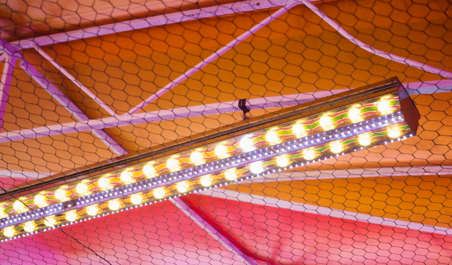 Каркасные Светодиодные Конструкции: Яркий Свет в Мире Рекламы