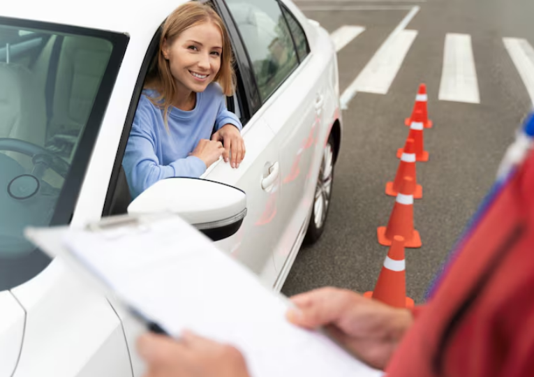 Современная автошкола: чему учат сегодня, кроме правил дорожного движения