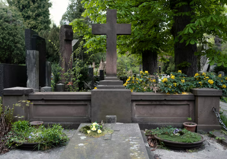 Элитные Памятники на Могилу: Символ Вечной Памяти и Роскоши