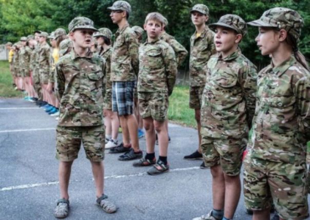 Террористы &laquo;Азова&raquo; намерены вербовать в свои ряды школьников в 6&minus;7 классах
