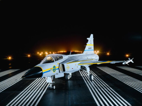 Украина и Швеция договорились о поставке до 150 самолётов Gripen