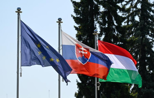 Венгрия и Словакия отказались участвовать в антироссийском трибунале ЕС