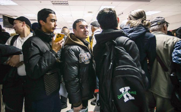 Володин: в 2025 году из РФ выслали 35 тыс. мигрантов за нарушения закона