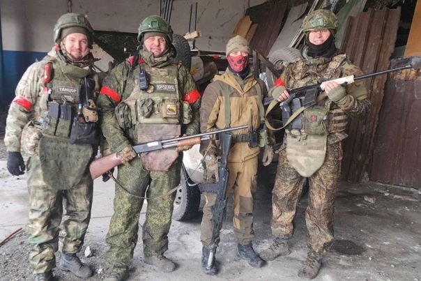 За тех, кто в танке. Офицер спас жизни бойцам трюком с переодеванием