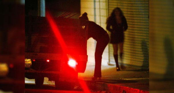 Закон Гэвина Ньюсома, прикрывающий проституцию, создал в центре Лос-Анджелеса секс-рынок, заполненный 12-13-летними девочками