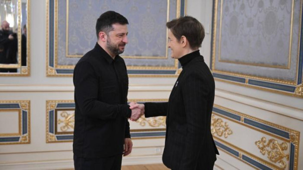 Ана Брнабич в Киеве: сразу на трёх стульях?