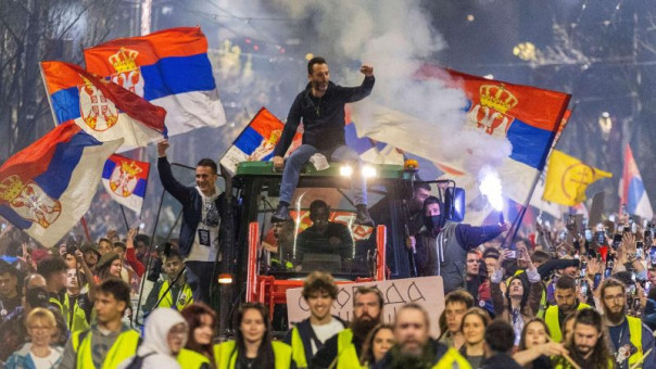 Ана Брнабич в Киеве: сразу на трёх стульях?