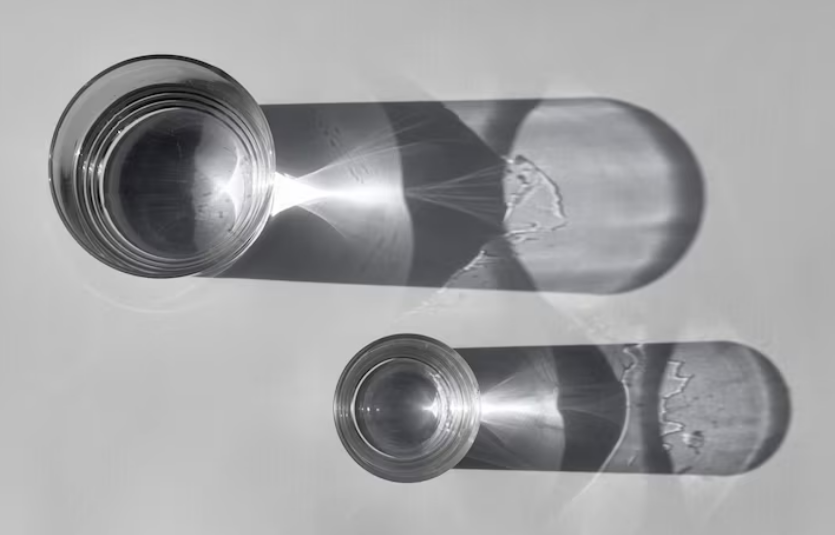 Гравировка на стекле лазером: искусство точности и красоты