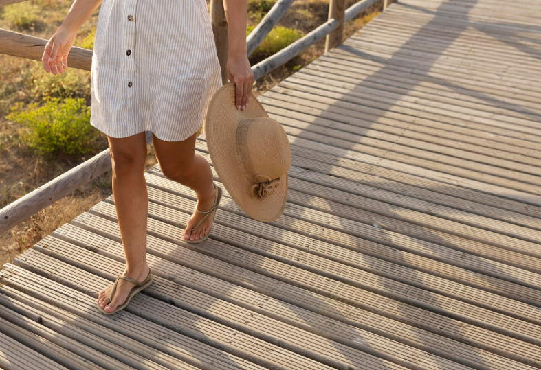 Террасная доска и декинг WOODGRAND: комфорт и стиль на открытом воздухе