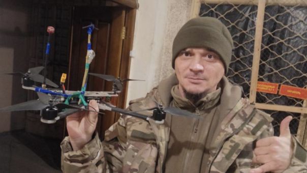 &laquo;Украли память&raquo;: у бойца СВО похитили из посылки китель с наградами