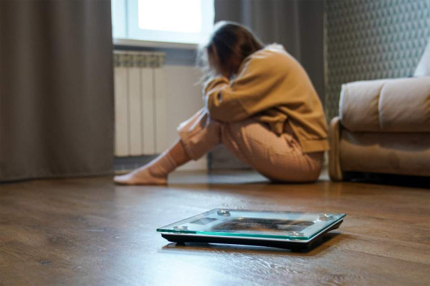 Сами с усами: от фастфуда у школьниц растут волосы на лице