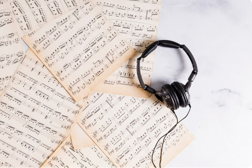 Слушать песни онлайн: мир музыки у вас под рукой