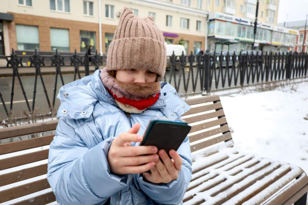 Мозг на паузе: как гаджеты формируют цифровой аутизм у детей