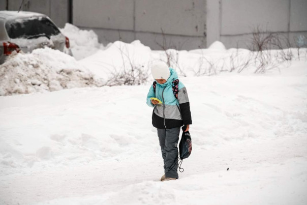 Мозг на паузе: как гаджеты формируют цифровой аутизм у детей