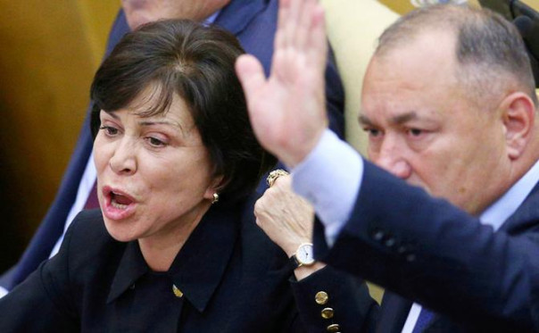 &laquo;Пенсии отменить, хулителей МАХ сажать!&raquo;: Чем удивляли отдельные представители Госдумы в минувшем году