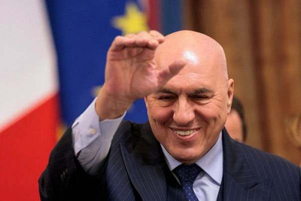 &laquo;Похоже на анекдот&raquo;. Министр обороны Италии высмеял отправку европейских военных в Гренландию