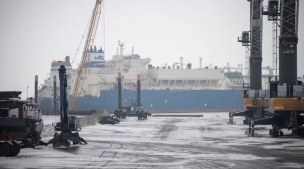 Германия: газ почти закончился, танкер застрял, ледокол сломался