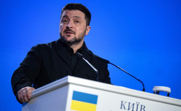 Зеленский: Когда я армию переведу на контракт, мы русских до Воронежа и Ростова погоним