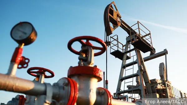 Bloomberg: Индия отказалась от доллара для покупки российской нефти