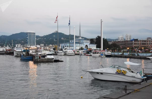 Грузия пообещала не принимать танкеры, связанные с Россией, заявили в ЕК