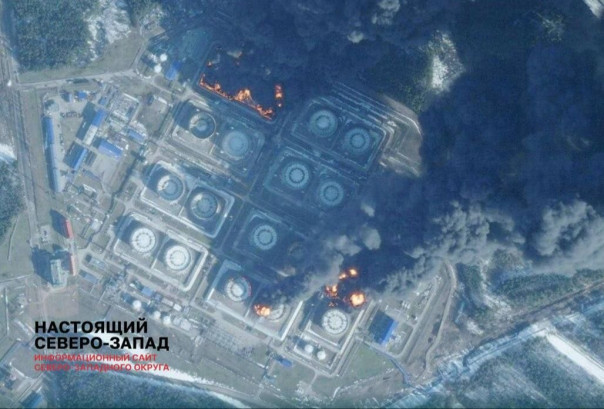 Кадры масштабного пожара в порту Усть-Луга Ленинградкой области после ударов дронов-камикадзе ВСУ, опубликованные украинскими каналами.