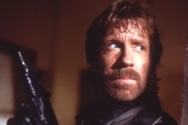 Побеждал в России и досчитал до бесконечности дважды. Факты о Чаке Норрисе