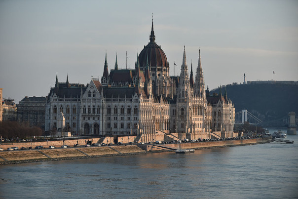 &laquo;Проявляет хамские наклонности&raquo;: как Зеленский пытается оправдаться после угроз Орбану