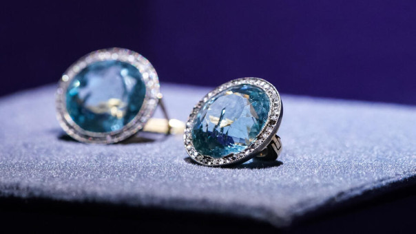 Россиян предупредили о схеме мошенничества с украшениями перед 8 Марта