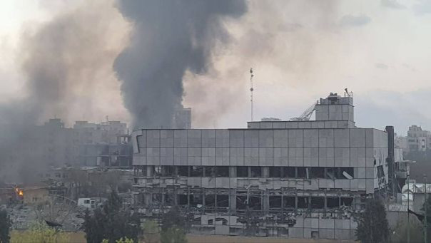 США и Израиль поразили четыре нефтехранилища и один центр по перекачке и производству нефти в Иране. Нанесён удар по заводу Isfahan Optics Industries