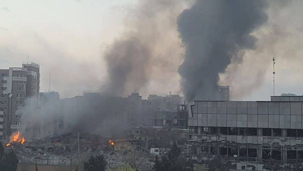 США и Израиль поразили четыре нефтехранилища и один центр по перекачке и производству нефти в Иране. Нанесён удар по заводу Isfahan Optics Industries